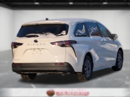 Toyota Sienna LE AWD 8-Passenger (Natl) 2026