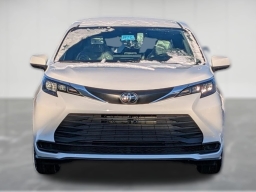 Toyota Sienna LE AWD 8-Passenger (Natl) 2026
