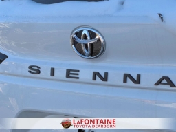 Toyota Sienna LE AWD 8-Passenger (Natl) 2026