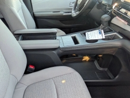 Toyota Sienna LE AWD 8-Passenger (Natl) 2026