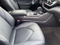 Toyota Highlander Hybrid Limited AWD (Natl) 2026