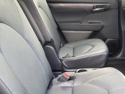 Toyota Highlander Hybrid Limited AWD (Natl) 2026