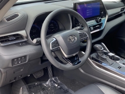 Toyota Highlander Hybrid Limited AWD (Natl) 2026