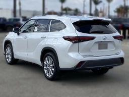 Toyota Highlander Hybrid Limited AWD (Natl) 2026