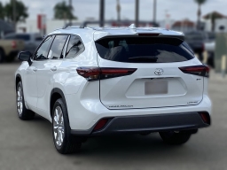 Toyota Highlander Hybrid Limited AWD (Natl) 2026