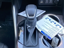 Toyota Highlander Hybrid Limited AWD (Natl) 2026