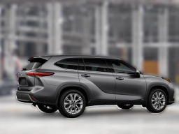 Toyota Highlander Hybrid Limited AWD (Natl) 2026