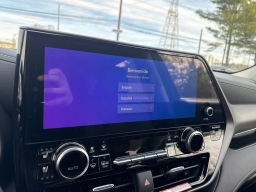 Toyota Highlander Hybrid Limited AWD (Natl) 2026