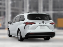 Toyota Sienna XLE FWD 8-Passenger (Natl) 2026