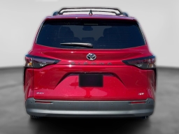 Toyota Sienna XLE FWD 8-Passenger (Natl) 2026