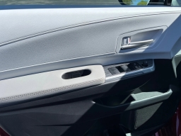 Toyota Sienna XLE FWD 8-Passenger (Natl) 2026