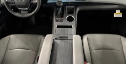 Toyota Sienna XLE FWD 8-Passenger (Natl) 2026