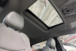 Toyota Sienna XLE FWD 8-Passenger (Natl) 2026