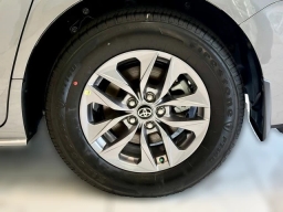 Toyota Sienna XLE FWD 8-Passenger (Natl) 2026