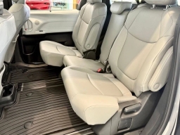 Toyota Sienna XLE FWD 8-Passenger (Natl) 2026