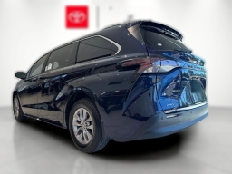 Toyota Sienna XLE FWD 8-Passenger (Natl) 2026