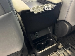 Toyota Sienna XLE FWD 8-Passenger (Natl) 2026