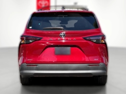 Toyota Sienna XLE FWD 8-Passenger (Natl) 2026