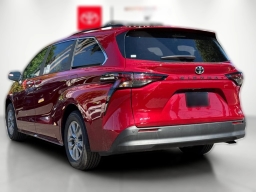 Toyota Sienna XLE FWD 8-Passenger (Natl) 2026