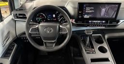 Toyota Sienna XLE FWD 8-Passenger (Natl) 2026