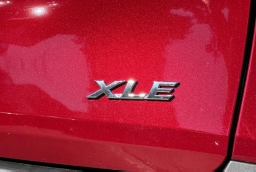 Toyota Sienna XLE FWD 8-Passenger (Natl) 2026