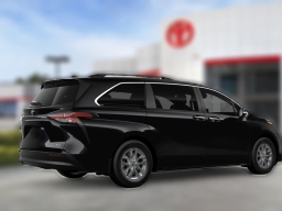 Toyota Sienna XLE FWD 8-Passenger (Natl) 2026