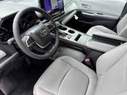 Toyota Sienna XLE FWD 8-Passenger (Natl) 2026