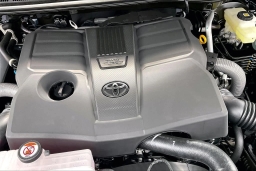 Toyota Tundra 4WD Limited CrewMax 5.5' Bed (Natl) 2026