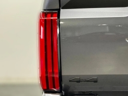 Toyota Tundra 4WD SR CrewMax 5.5' Bed (Natl) 2026