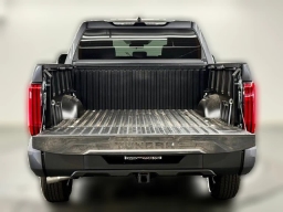 Toyota Tundra 4WD SR CrewMax 5.5' Bed (Natl) 2026