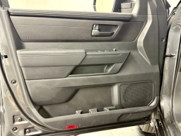 Toyota Tundra 4WD SR CrewMax 5.5' Bed (Natl) 2026