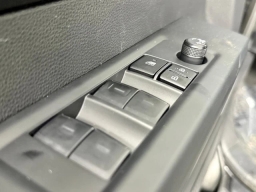 Toyota Tundra 4WD SR CrewMax 5.5' Bed (Natl) 2026