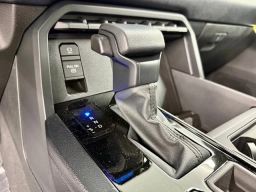 Toyota Tundra 4WD SR CrewMax 5.5' Bed (Natl) 2026