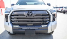 Toyota Tundra 2WD SR5 CrewMax 5.5' Bed (Natl) 2026