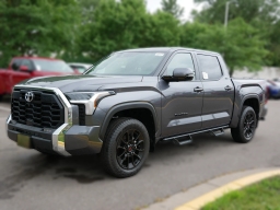 Toyota Tundra 4WD SR5 CrewMax 5.5' Bed (Natl) 2025