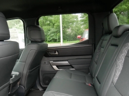 Toyota Tundra 4WD SR5 CrewMax 5.5' Bed (Natl) 2025