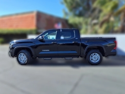 Toyota Tundra 4WD SR5 CrewMax 5.5' Bed (Natl) 2026