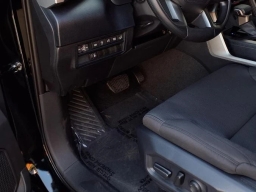 Toyota Tundra 4WD SR5 CrewMax 5.5' Bed (Natl) 2026