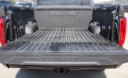 Toyota Tundra 4WD SR5 CrewMax 5.5' Bed (Natl) 2026
