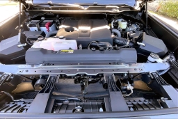 Toyota Tundra 4WD SR5 CrewMax 5.5' Bed (Natl) 2026