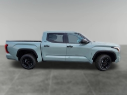 Toyota Tundra 4WD SR5 CrewMax 5.5' Bed (Natl) 2026