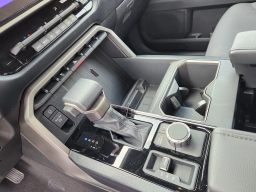 Toyota Tundra 4WD SR5 CrewMax 5.5' Bed (Natl) 2026