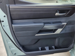 Toyota Tundra 4WD SR5 CrewMax 5.5' Bed (Natl) 2026