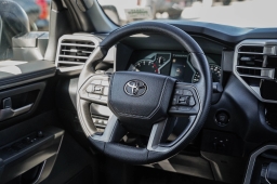 Toyota Tundra 4WD SR5 CrewMax 5.5' Bed (Natl) 2026