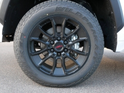 Toyota Tundra 4WD SR5 CrewMax 5.5' Bed (Natl) 2026