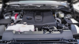 Toyota Tundra 4WD SR5 CrewMax 5.5' Bed (Natl) 2026