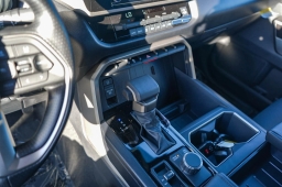 Toyota Tundra 4WD SR5 CrewMax 5.5' Bed (Natl) 2026