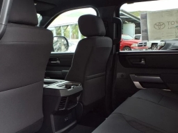Toyota Tundra 4WD SR5 CrewMax 5.5' Bed (Natl) 2026