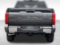 Toyota Tundra 4WD SR5 CrewMax 5.5' Bed (Natl) 2026