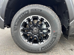 Toyota Tundra 4WD SR5 CrewMax 5.5' Bed (Natl) 2026